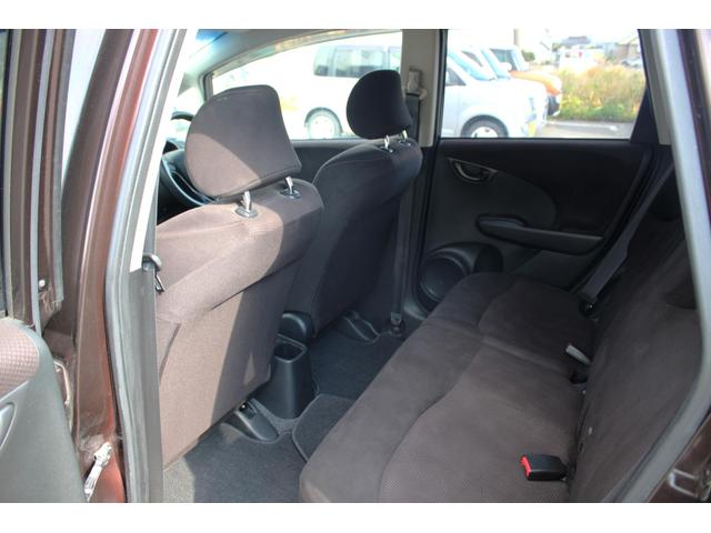 フィット G・10thアニバーサリー ユーザー買取直販・ETC・エンジンスターター・ディスプレイオーディオ・スマートキー・ガイドライン付きバックカメラ・盗難防止システム・衝突安全ボディ・キーレスエントリ・運転席エアバック・助手席エアバック(41枚目)