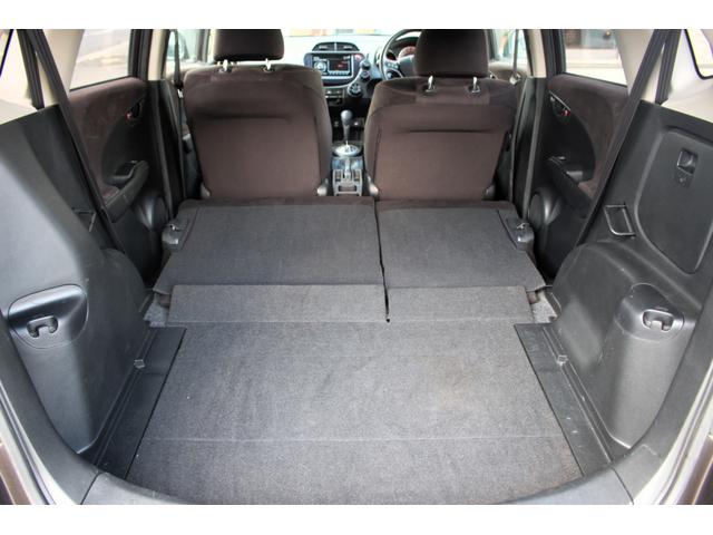 フィット G・10thアニバーサリー ユーザー買取直販・ETC・エンジンスターター・ディスプレイオーディオ・スマートキー・ガイドライン付きバックカメラ・盗難防止システム・衝突安全ボディ・キーレスエントリ・運転席エアバック・助手席エアバック(44枚目)