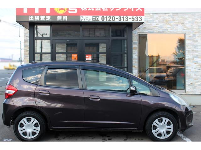 フィット G・10thアニバーサリー ユーザー買取直販・ETC・エンジンスターター・ディスプレイオーディオ・スマートキー・ガイドライン付きバックカメラ・盗難防止システム・衝突安全ボディ・キーレスエントリ・運転席エアバック・助手席エアバック(50枚目)