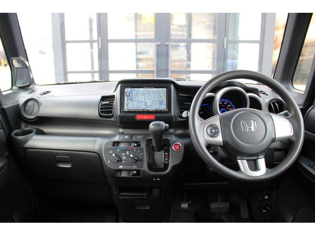 N-BOXカスタム G ユーザー買取直販・フルセグテレビ・ガイドライン付きバックカメラ・ストラーダナビ・ETC・プッシュスタート・スマートキー・盗難防止システム・ベンチシート・運転席エアバック・助手席エアバック(8枚目)