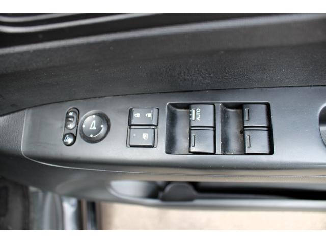 N-BOXカスタム G ユーザー買取直販・フルセグテレビ・ガイドライン付きバックカメラ・ストラーダナビ・ETC・プッシュスタート・スマートキー・盗難防止システム・ベンチシート・運転席エアバック・助手席エアバック(26枚目)