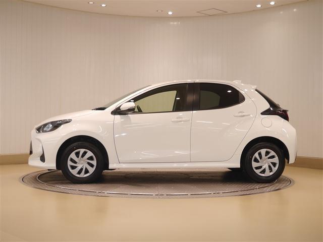 ヤリス Ｘ　追突防止装置　ＶＳＣ　スマートキー＆プッシュスタート　イモビライザー　寒冷地仕様　Ｂカメラ　マニュアルエアコン　ＥＴＣ付　ナビ　Ａクルコン　レンタアップ　４ＷＤ　パワーウインドウ　ＡＢＳ　キーレス（2枚目）