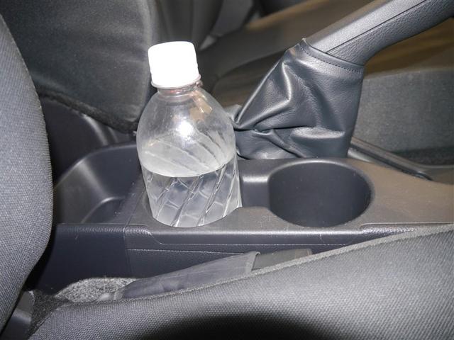 ヤリス Ｘ　追突防止装置　ＶＳＣ　スマートキー＆プッシュスタート　イモビライザー　寒冷地仕様　Ｂカメラ　マニュアルエアコン　ＥＴＣ付　ナビ　Ａクルコン　レンタアップ　４ＷＤ　パワーウインドウ　ＡＢＳ　キーレス（25枚目）