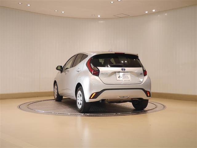 アクア Ｘ　ＡＣ１００Ｖ電源　オートエアコン　ＬＥＤヘッド　クルーズコントロール　ナビ　バックカメラ　ＥＴＣ　サイドエアバッグ　スマートキー　４ＷＤ　盗難防止システム　エアバッグ　メモリーナビ　ＥＳＣ　ＡＢＳ（3枚目）