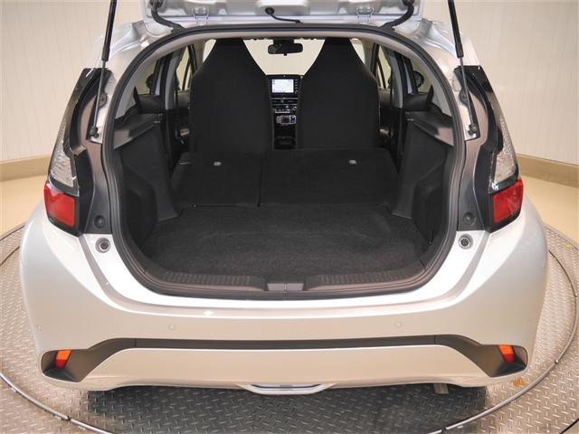 アクア Ｘ　ＡＣ１００Ｖ電源　オートエアコン　ＬＥＤヘッド　クルーズコントロール　ナビ　バックカメラ　ＥＴＣ　サイドエアバッグ　スマートキー　４ＷＤ　盗難防止システム　エアバッグ　メモリーナビ　ＥＳＣ　ＡＢＳ（9枚目）