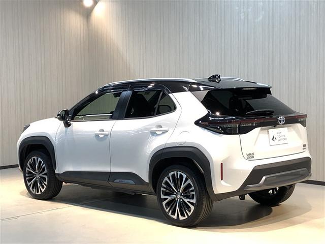 ヤリスクロス ハイブリッドZ アドベンチャー 横滑り防止装置 寒冷地仕様 クルーズコントロール キーレス 4WD LEDヘッドライト エアバッグ ミュージックプレイヤー接続可 スマートキー アイドリングストップ ナビ オートエアコン ドラレコ(8枚目)