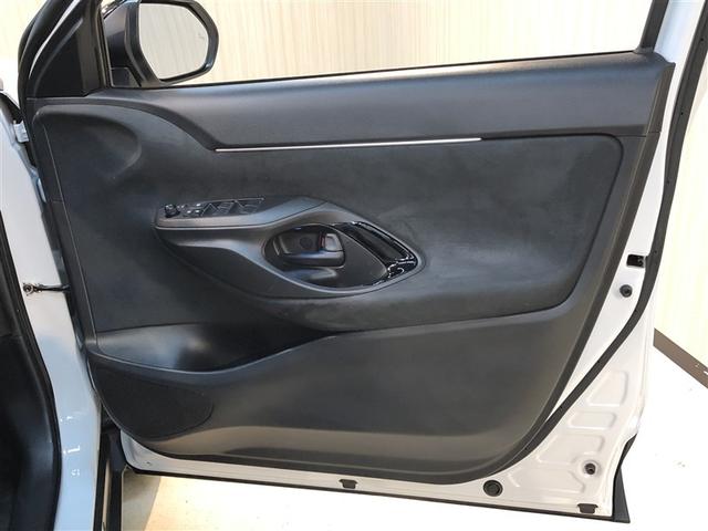 ヤリスクロス ハイブリッドZ アドベンチャー 横滑り防止装置 寒冷地仕様 クルーズコントロール キーレス 4WD LEDヘッドライト エアバッグ ミュージックプレイヤー接続可 スマートキー アイドリングストップ ナビ オートエアコン ドラレコ(13枚目)