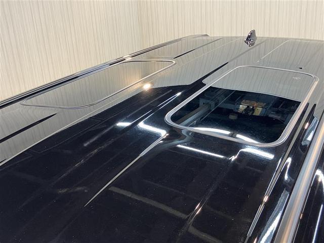 ヴェルファイアハイブリッド Ｚ　プレミア　アイドリングストップ　キーレス　ナビ＆ＴＶ　横滑り防止機能　黒革シート　寒冷地仕様　スマートキー　４ＷＤ車　クルーズコントロール　地デジＴＶ　サンルーフ　盗難防止装置　メモリーナビ　１００Ｖ電源（8枚目）