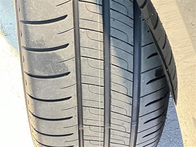 ヴェルファイアハイブリッド Ｚ　プレミア　アイドリングストップ　キーレス　ナビ＆ＴＶ　横滑り防止機能　黒革シート　寒冷地仕様　スマートキー　４ＷＤ車　クルーズコントロール　地デジＴＶ　サンルーフ　盗難防止装置　メモリーナビ　１００Ｖ電源（36枚目）