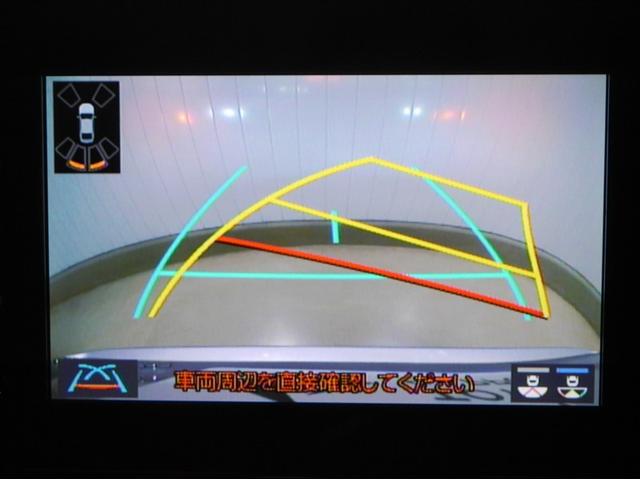 カローラツーリング ハイブリッド　Ｇ－Ｘ　Ｂカメラ　ＬＥＤ　寒冷地仕様　スマートキー　ナビ　クルーズコントロール　横滑り防止装置　ＥＴＣ　４ＷＤ　ミュージックプレイヤー接続可　メモリーナビ　オートエアコン　リモコンキー　パワーステアリング（13枚目）
