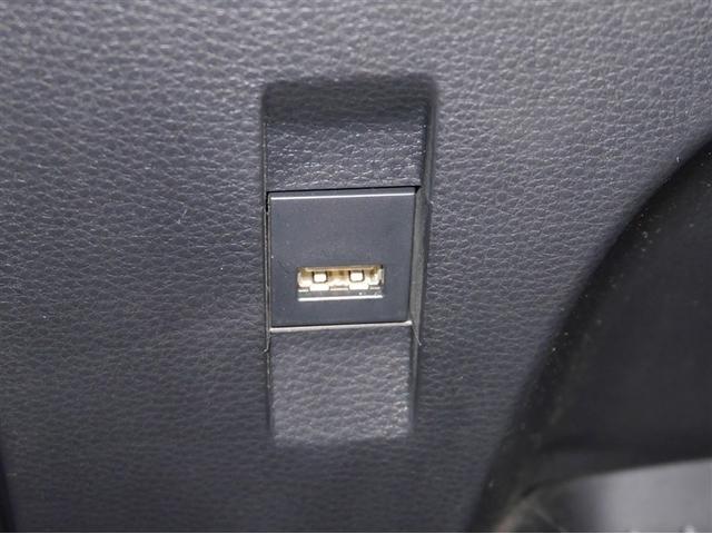 カローラツーリング ハイブリッド　Ｇ－Ｘ　Ｂカメラ　ＬＥＤ　寒冷地仕様　スマートキー　ナビ　クルーズコントロール　横滑り防止装置　ＥＴＣ　４ＷＤ　ミュージックプレイヤー接続可　メモリーナビ　オートエアコン　リモコンキー　パワーステアリング（14枚目）