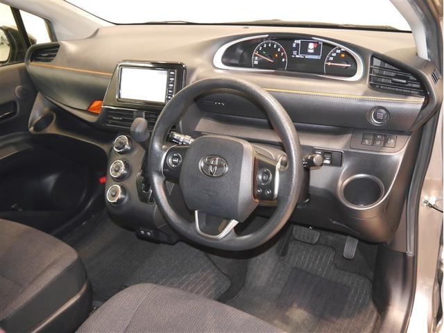 シエンタ Ｘ　ＶＳＣ　パワーウインドウ　寒冷地仕様車　キーレスエントリー　パワーステアリング　ナビ　マニュアルエアコン　衝突被害軽減ブレーキ　４ＷＤ　バックカメラ　スマートキー　ＥＴＣ　ＡＢＳ　レンタＵＰ（4枚目）