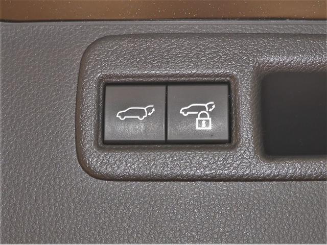 ハリアー Z レザーパッケージ イモビ バックモニター プリクラッシュセーフティ ナビ&TV LEDヘッド 1オーナー クルコン 横滑防止装置 メディアプレイヤー接続 地デジTV レザーシート ドライブレコーダー 4WD ETC(10枚目)