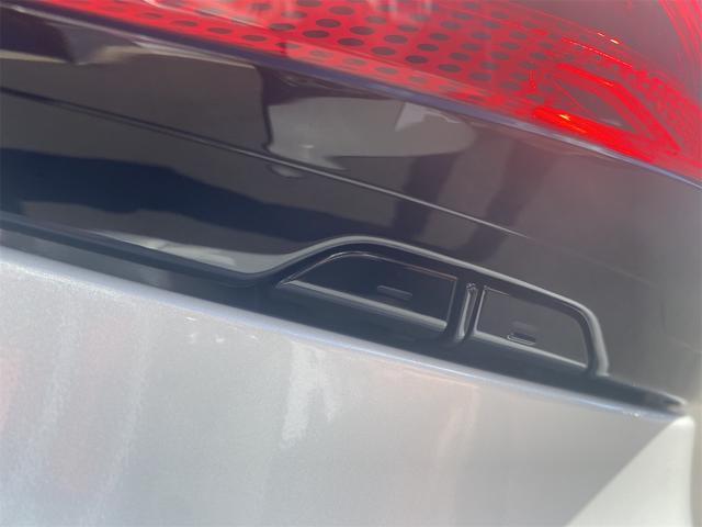 アルファード Ｚ　４ＷＤ　左右独立ムーンルーフ　ＥＴＣ　全周囲カメラ　ナビ　クリアランスソナー　オートクルーズコントロール　レーンアシスト　衝突被害軽減システム　両側電動スライドドア　オートマハイビーム　ＬＥＤヘッド（12枚目）