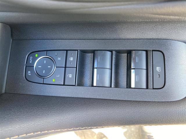 アルファード Ｚ　４ＷＤ　左右独立ムーンルーフ　ＥＴＣ　全周囲カメラ　ナビ　クリアランスソナー　オートクルーズコントロール　レーンアシスト　衝突被害軽減システム　両側電動スライドドア　オートマハイビーム　ＬＥＤヘッド（18枚目）