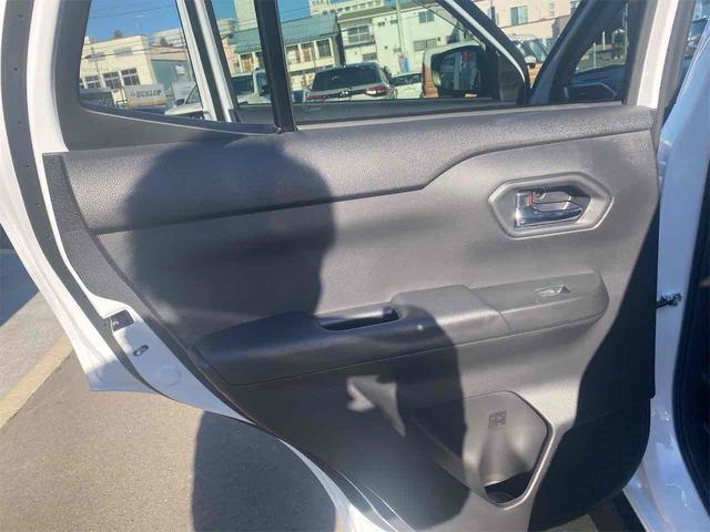 ライズ Ｚ　ハイブリッド　ディスプレイオーディオＰＫ　フルセグＴＶ　バックカメラ　ＡＣコンセント　クリアランスソナー　オートクルーズコントロール　レーンアシスト　衝突被害軽減システム　ＬＥＤヘッド　スマートキー（12枚目）