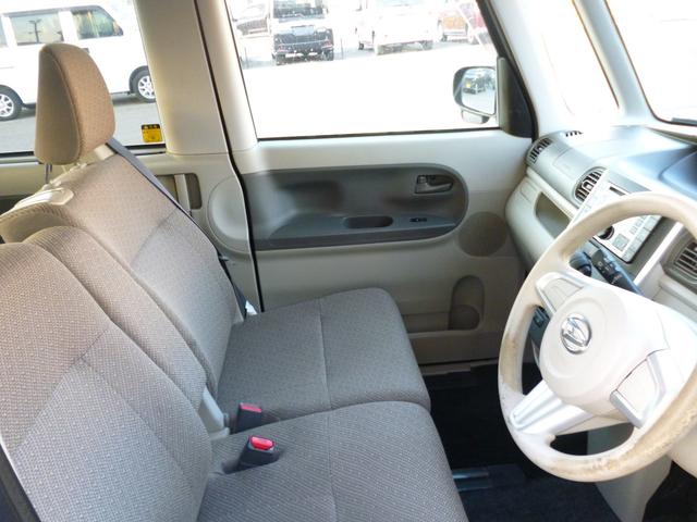 タント Ｌ　４ＷＤ　両側スライドドア　キーレスエントリー　アイドリングストップ　ベンチシート　ＣＶＴ　盗難防止システム　ＡＢＳ　ＥＳＣ　ＣＤ　ＵＳＢ　ミュージックプレイヤー接続可　衝突安全ボディ　エアコン（9枚目）