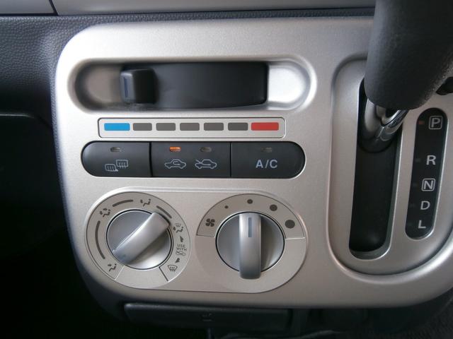 アルトラパン Ｘ　４ＷＤ　スマートキー　電動格納ミラー　シートヒーター　ベンチシート　ＣＶＴ　盗難防止システム　ＡＢＳ　ＣＤ　アルミホイール　衝突安全ボディ　エアコン　パワーステアリング　パワーウィンドウ（5枚目）