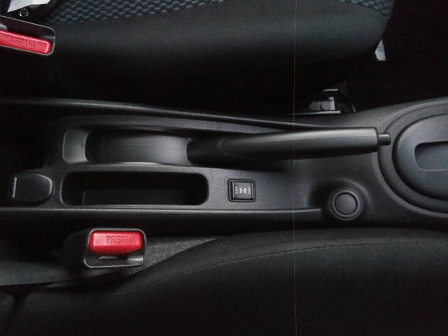 ノート Ｘ　ＦＯＵＲ　４ＷＤ　ＥＴＣ　全周囲カメラ　スマートキー　ＣＶＴ　盗難防止システム　衝突安全ボディ　ＡＢＳ　ＣＤ　ミュージックプレイヤー接続可　エアコン（7枚目）