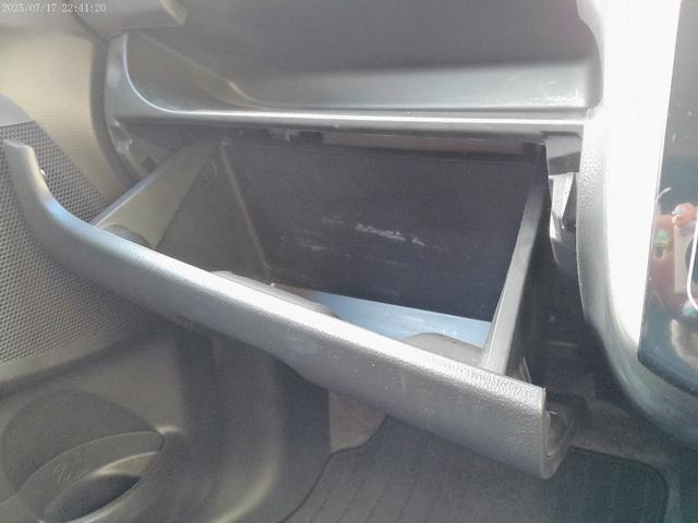 ｅＫカスタム Ｔ　ＥＴＣ　バックカメラ　ＨＩＤ　スマートキー　シートヒーター　ベンチシート　ＣＶＴ　盗難防止システム　ＡＢＳ　ＣＤ　ミュージックプレイヤー接続可　アルミホイール　衝突安全ボディ　エアコン（9枚目）