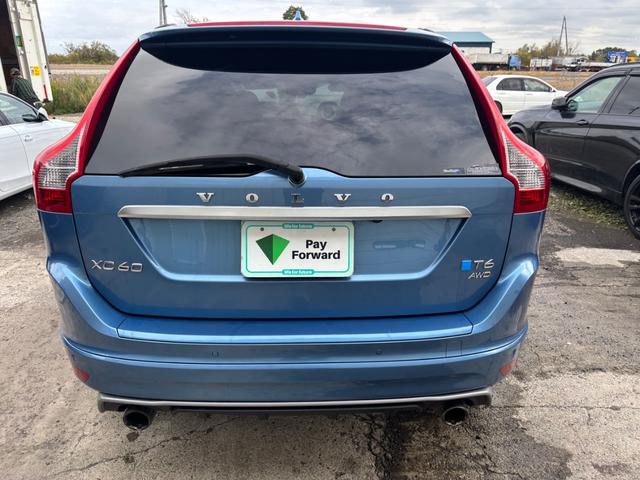 ＸＣ６０ Ｔ６　ＡＷＤ　Ｒデザイン　ポールスター　純正エンジンスターター　純正２０インチアルミ　ブラックレザーシート　シートヒーター　Ｂｌｕｅｔｏｏｔｈ　バックモニター　パワーバックドア　Ｈａｒｍａｎ　Ｋａｒｄｏｎスピーカー（7枚目）