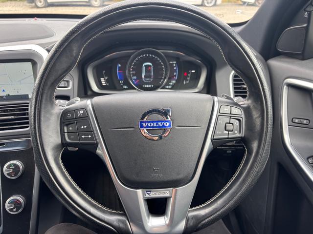 ＸＣ６０ Ｔ６　ＡＷＤ　Ｒデザイン　ポールスター　純正エンジンスターター　純正２０インチアルミ　ブラックレザーシート　シートヒーター　Ｂｌｕｅｔｏｏｔｈ　バックモニター　パワーバックドア　Ｈａｒｍａｎ　Ｋａｒｄｏｎスピーカー（29枚目）
