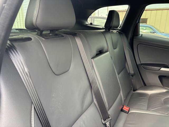 ＸＣ６０ Ｔ６　ＡＷＤ　Ｒデザイン　ポールスター　純正エンジンスターター　純正２０インチアルミ　ブラックレザーシート　シートヒーター　Ｂｌｕｅｔｏｏｔｈ　バックモニター　パワーバックドア　Ｈａｒｍａｎ　Ｋａｒｄｏｎスピーカー（53枚目）