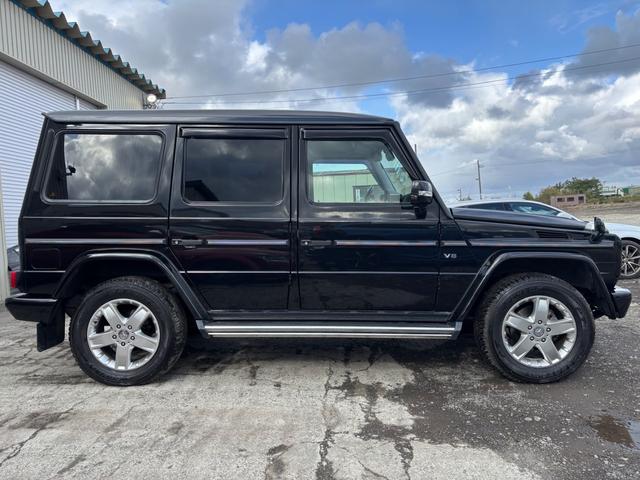 Ｇクラス 　左ハンドル　後席ヘッドレスモニター　社外ナビ　Ｂｌｕｅｔｏｏｔｈ　バックモニター　ウッドコンビハンドル　サンルーフ　セラミックコーティング済（9枚目）