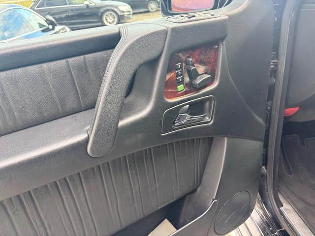 Ｇクラス 　左ハンドル　後席ヘッドレスモニター　社外ナビ　Ｂｌｕｅｔｏｏｔｈ　バックモニター　ウッドコンビハンドル　サンルーフ　セラミックコーティング済（27枚目）