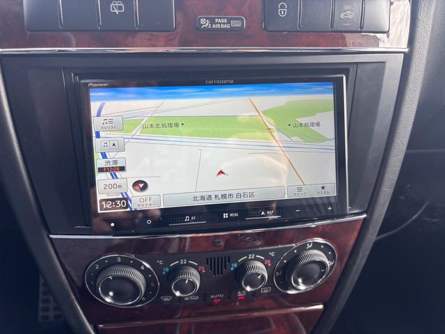 Ｇクラス 　左ハンドル　後席ヘッドレスモニター　社外ナビ　Ｂｌｕｅｔｏｏｔｈ　バックモニター　ウッドコンビハンドル　サンルーフ　セラミックコーティング済（33枚目）