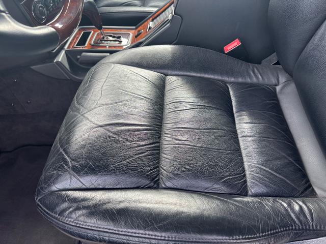 Ｇクラス 　左ハンドル　後席ヘッドレスモニター　社外ナビ　Ｂｌｕｅｔｏｏｔｈ　バックモニター　ウッドコンビハンドル　サンルーフ　セラミックコーティング済（38枚目）