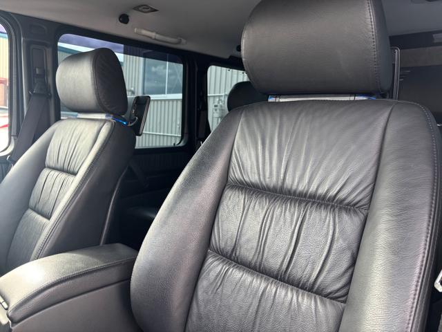 Ｇクラス 　左ハンドル　後席ヘッドレスモニター　社外ナビ　Ｂｌｕｅｔｏｏｔｈ　バックモニター　ウッドコンビハンドル　サンルーフ　セラミックコーティング済（39枚目）