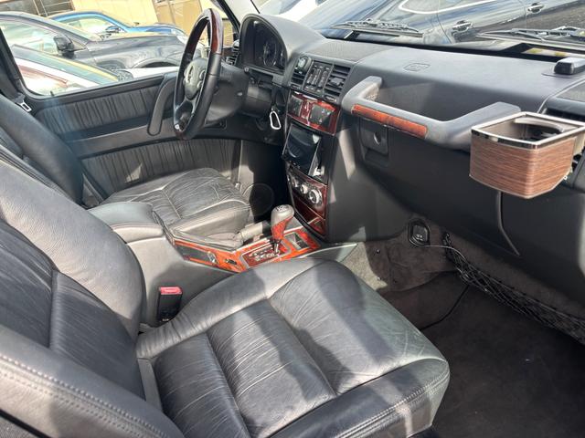 Ｇクラス 　左ハンドル　後席ヘッドレスモニター　社外ナビ　Ｂｌｕｅｔｏｏｔｈ　バックモニター　ウッドコンビハンドル　サンルーフ　セラミックコーティング済（41枚目）