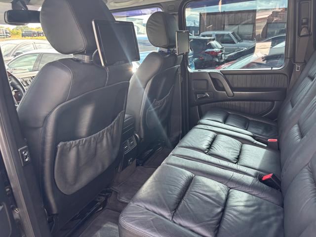 Ｇクラス 　左ハンドル　後席ヘッドレスモニター　社外ナビ　Ｂｌｕｅｔｏｏｔｈ　バックモニター　ウッドコンビハンドル　サンルーフ　セラミックコーティング済（51枚目）