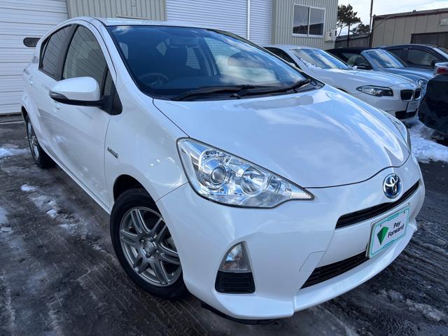 アクア Ｓ　ナビ　バックモニター　地デジ　Ｂｌｕｅｔｏｏｔｈ　夏冬タイヤ　スマートキー　寒冷地仕様（2枚目）