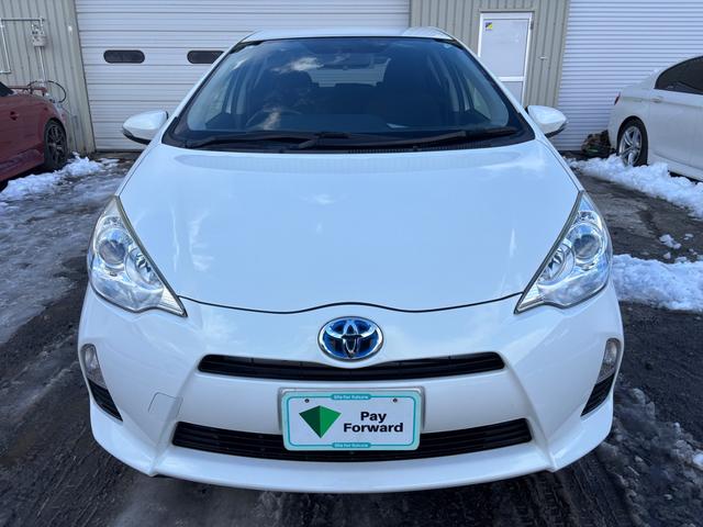 アクア Ｓ　ナビ　バックモニター　地デジ　Ｂｌｕｅｔｏｏｔｈ　夏冬タイヤ　スマートキー　寒冷地仕様（3枚目）