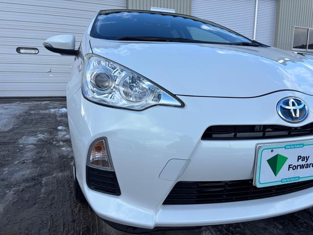 アクア Ｓ　ナビ　バックモニター　地デジ　Ｂｌｕｅｔｏｏｔｈ　夏冬タイヤ　スマートキー　寒冷地仕様（10枚目）