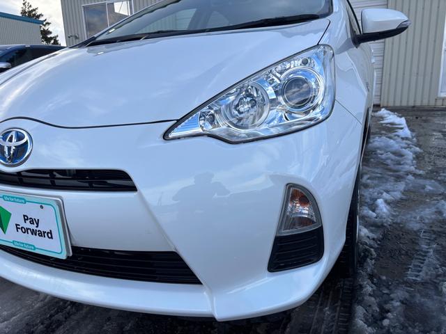 アクア Ｓ　ナビ　バックモニター　地デジ　Ｂｌｕｅｔｏｏｔｈ　夏冬タイヤ　スマートキー　寒冷地仕様（13枚目）