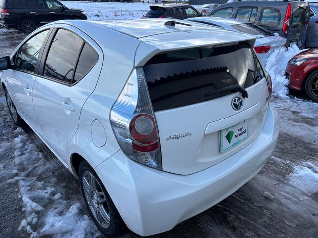 アクア Ｓ　ナビ　バックモニター　地デジ　Ｂｌｕｅｔｏｏｔｈ　夏冬タイヤ　スマートキー　寒冷地仕様（18枚目）