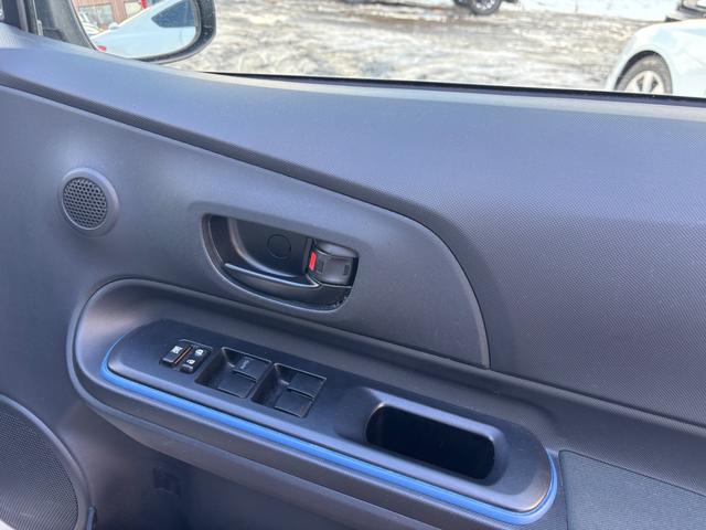 アクア Ｓ　ナビ　バックモニター　地デジ　Ｂｌｕｅｔｏｏｔｈ　夏冬タイヤ　スマートキー　寒冷地仕様（25枚目）