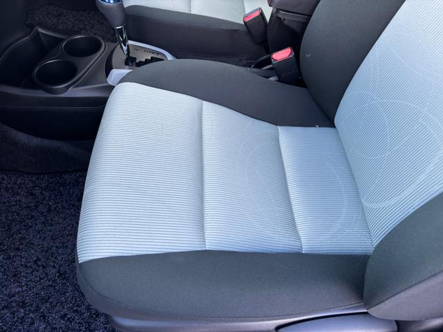 アクア Ｓ　ナビ　バックモニター　地デジ　Ｂｌｕｅｔｏｏｔｈ　夏冬タイヤ　スマートキー　寒冷地仕様（36枚目）