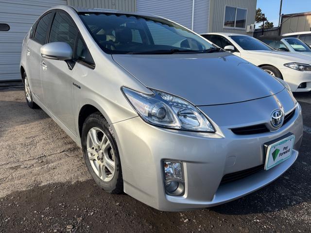 プリウス S 夏冬タイヤ付 スマートキー バックカメラ(2枚目)