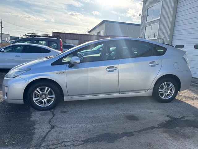 プリウス S 夏冬タイヤ付 スマートキー バックカメラ(5枚目)