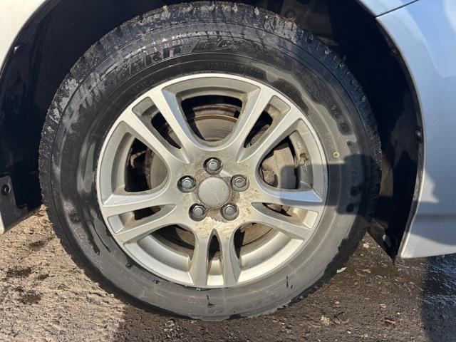 プリウス S 夏冬タイヤ付 スマートキー バックカメラ(10枚目)