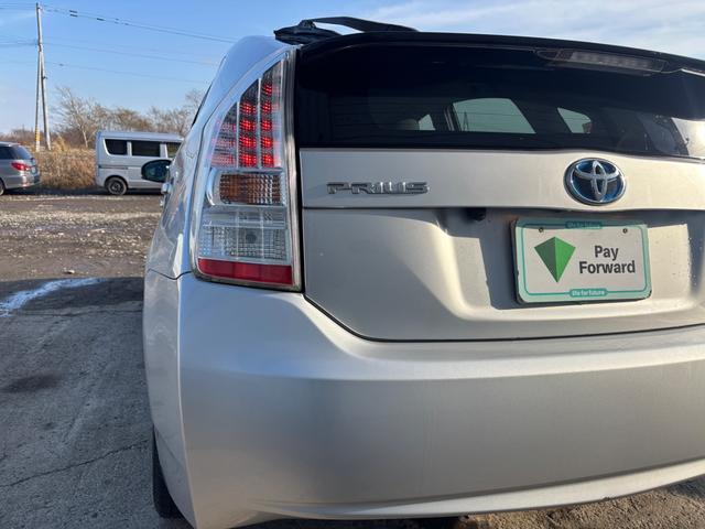 プリウス S 夏冬タイヤ付 スマートキー バックカメラ(17枚目)