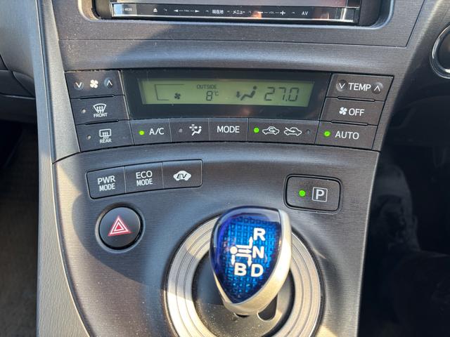 プリウス S 夏冬タイヤ付 スマートキー バックカメラ(29枚目)