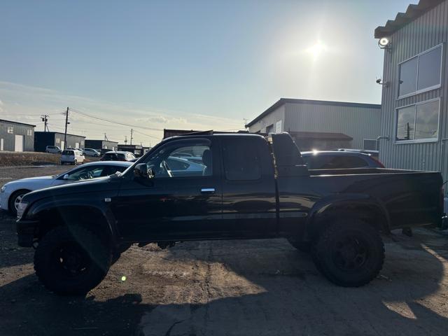 ハイラックススポーツピック エクストラキャブ　ワイド　ユニック　電動リモコン付　　サンルーフ　ディーゼルマニュアル　バックモニター　ＥＴＣ（6枚目）