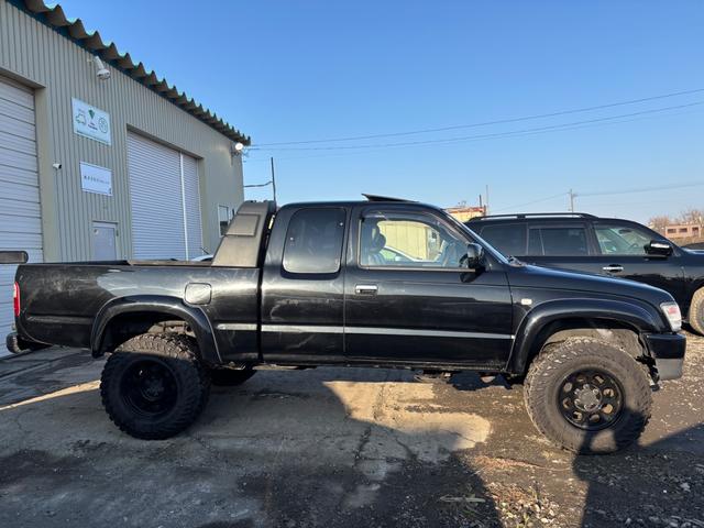 ハイラックススポーツピック エクストラキャブ　ワイド　ユニック　電動リモコン付　　サンルーフ　ディーゼルマニュアル　バックモニター　ＥＴＣ（11枚目）