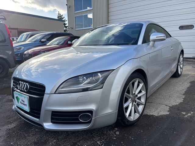 ＴＴクーペ ２．０ＴＦＳＩ　クワトロ　２．０ＴＦＳＩ　クワトロ（４名）　赤レザーシート　シートヒーター　バックモニター　地デジＴＶ　Ｂｌｕｅｔｏｏｔｈ（4枚目）