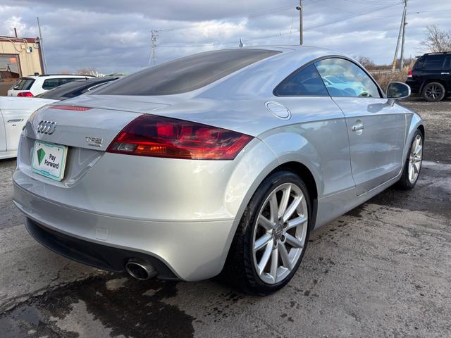 ＴＴクーペ ２．０ＴＦＳＩ　クワトロ　２．０ＴＦＳＩ　クワトロ（４名）　赤レザーシート　シートヒーター　バックモニター　地デジＴＶ　Ｂｌｕｅｔｏｏｔｈ（8枚目）